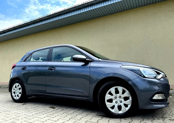 Hyundai i20 cena 35900 przebieg: 98000, rok produkcji 2018 z Biała małe 407